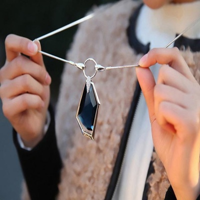 這樣穿立瘦10斤！穿衣顯瘦法則與巧用小飾物，胖mm的逆襲指南